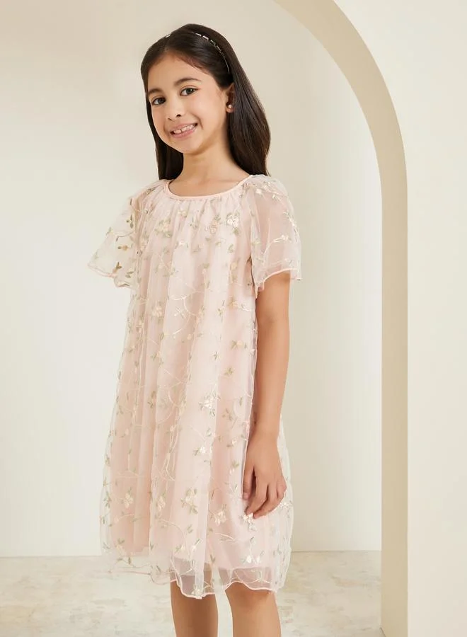 ستايلي فستان شبكي بتطريز أزهار